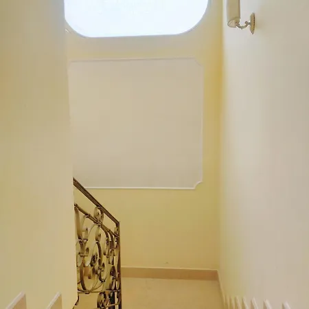 Longardi Oda ve Kahvaltı