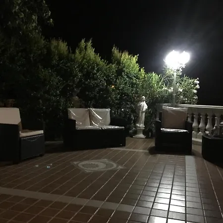Oda ve Kahvaltı Longardi