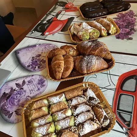 Oda ve Kahvaltı Longardi 3*