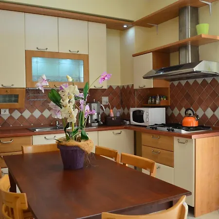 Longardi Oda ve Kahvaltı Zafferana Etnea